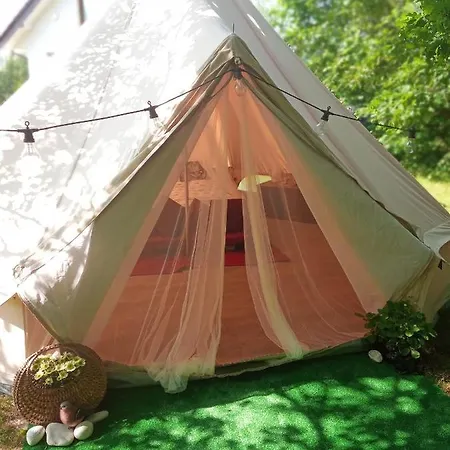 Glamping Malinowy Las * סלאופסק
